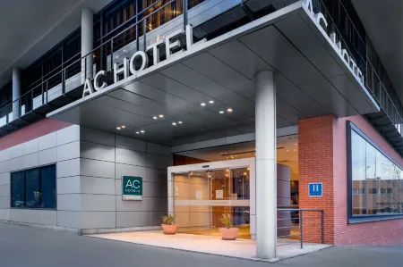 AC Hotel Guadalajara, Spain Отели в г. Сируэлас