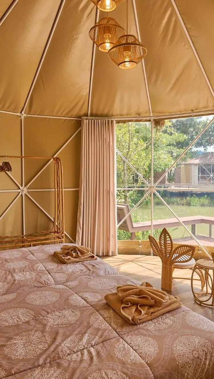 ห้องสุพีเรียร์เตียงใหญ่หรือเตียงแฝดพร้อมวิวทะเลสาบ