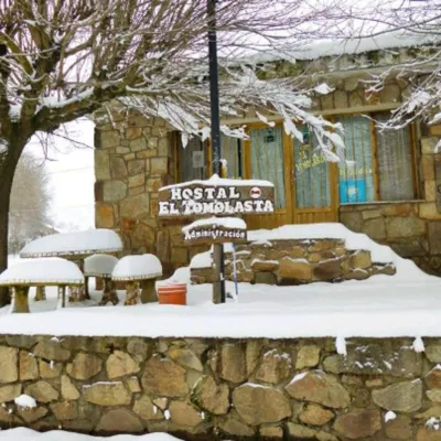 Hostal "El Tomolasta" Отели в г. 
