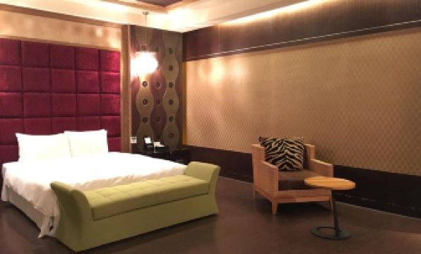 Her Home Spa Motel Douliu