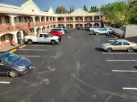 Night Inn - parking