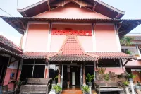 RedDoorz @ Mantrijeron 2