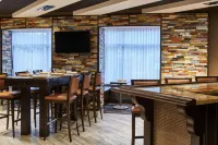 DoubleTree by Hilton Raleigh Crabtree Valley - parking