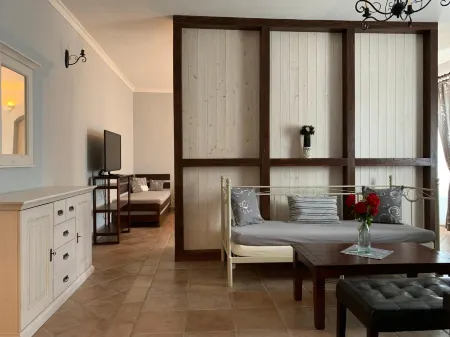 Pension Amadeus & Apartments Отели рядом с достопримечательностью «Центр Искусств Эгона Шиле»