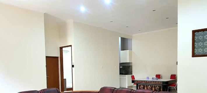 House in Surakarta Hotels in Surakarta
