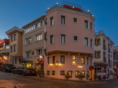 Lynda Hotel