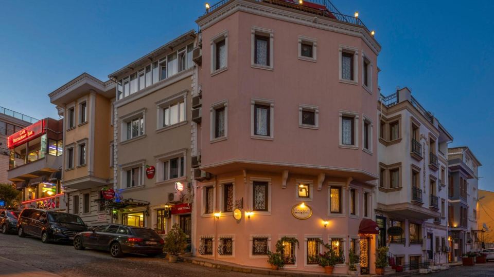 Lynda Hotel
