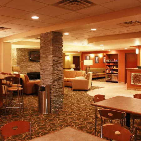 Comfort Inn & Suites Copley Akron