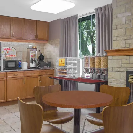 Super 8 by Wyndham Sault Ste Marie on