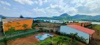 Mountain N Lake Resort Hotel a Bhavli Bk