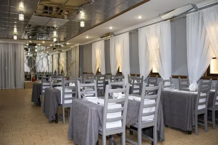 Балтхаус Отели рядом с достопримечательностью «Псковский государственный университет»