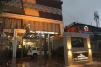 The Golden Oyster Hotel