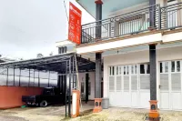 RedDoorz Syariah Near Komplek Candi Arjuna Dieng 2 Hotels in Dieng