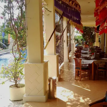 Bali Paradise Hotel Отели рядом с достопримечательностью «Пляж Ловина»