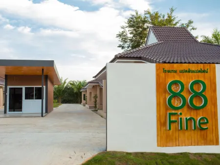 88 Fine Hotel @ Suratthani Airport