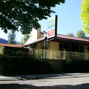 The Harrietville Snowline Hotel