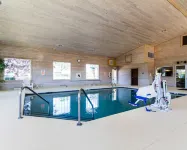Quality Inn & Suites Stoughton - Madison South - Pool