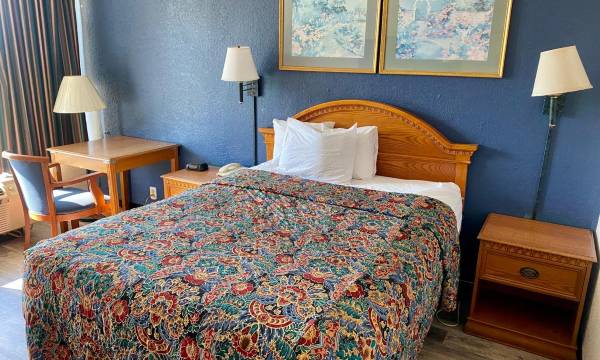 Motel 6 Marianna, FL