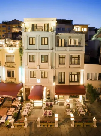 GLK PREMIER Regency Suites & Spa Отели рядом с достопримечательностью «Библиотека Ахмеда III»