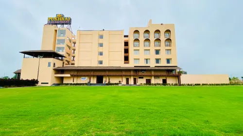 Pukhraj Club And Resort - مسبح