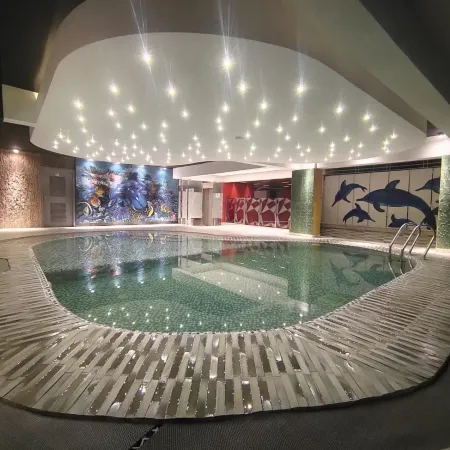 Royal Pearl Suites