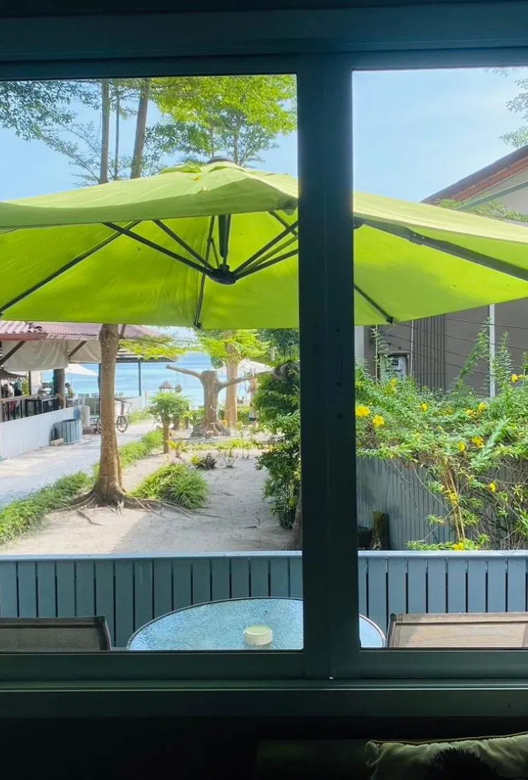 พาวิลเลียนดีลักซ์ด้านหน้า-เตียงใหญ่