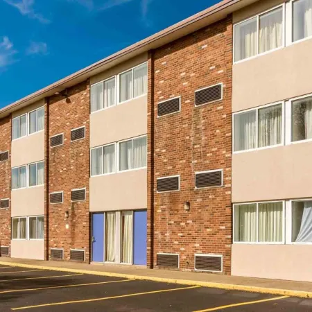 Motel 6 New Stanton, PA