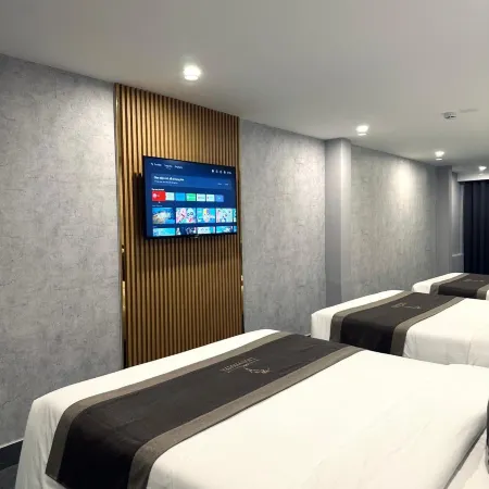 Lion 9 Hotel