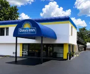 Travelodge by Wyndham Gainesville - 2-Star