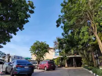 Qoo Hotel - parking