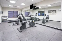 Holiday Inn Express & Suites Glendive Hotels in Glendive