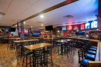 Baymont by Wyndham Fargo - bar