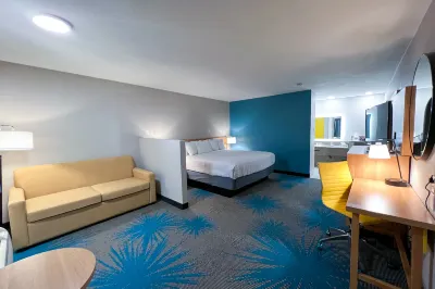 Days Inn & Suites by Wyndham Santa Rosa فنادق في 