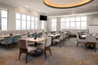 Holiday Inn & Suites MAPLE GROVE NW MPLS-ARBOR LKS by IHG - breakfast