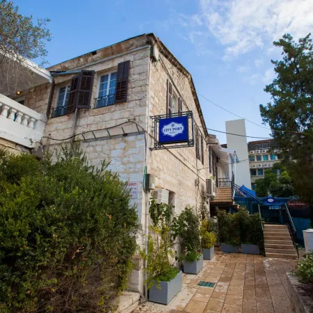 City Port Hotel