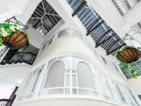 FM Living Hotels near FACT