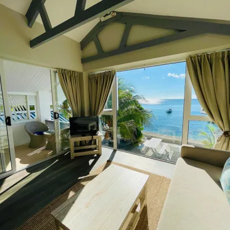 Le Nautique Beachfront Apartments