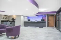 Super 8 by Wyndham Bloomington/Airport