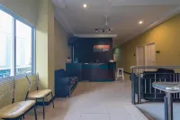 RedDoorz at H Agus Salim Street Pontianak Hotels in Darat Sekip