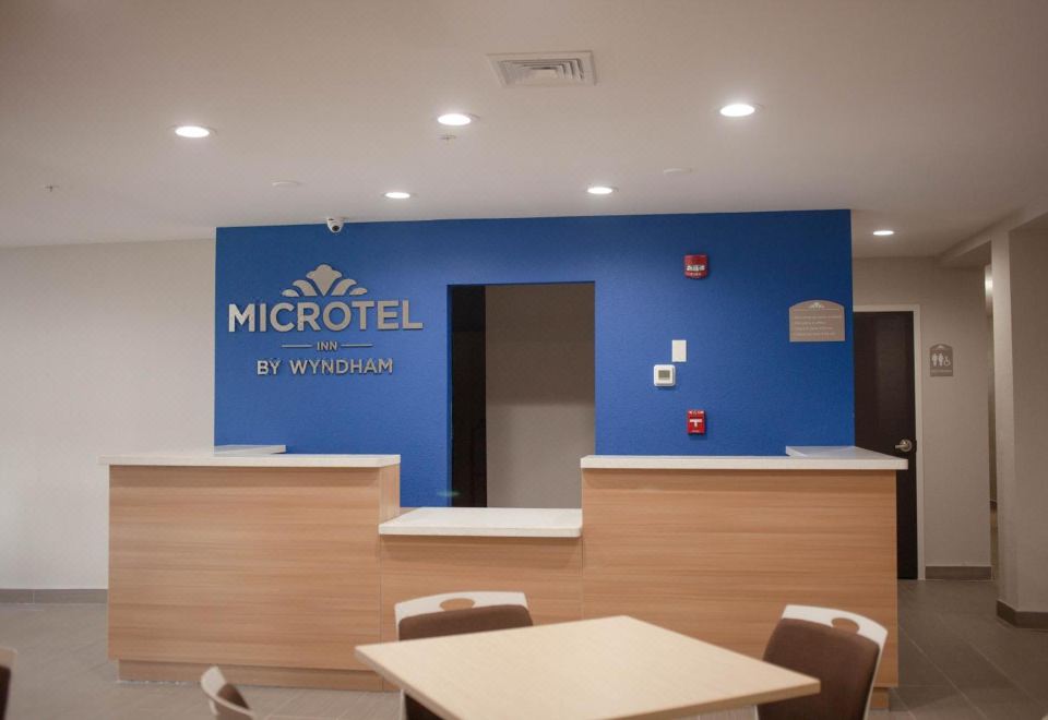 마이크로텔 인 & 스위트의 깔끔한 객실 내부