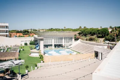 Hotel Puerto Sherry Отели рядом с достопримечательностью «Playa de La Caleta»