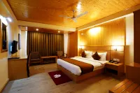 Treenz Hotel - Pools