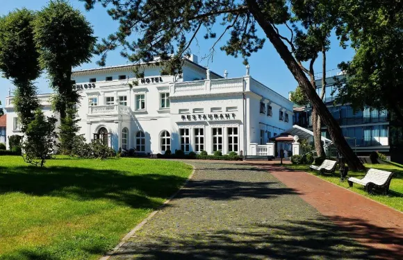 揚塔爾內宮殿酒店