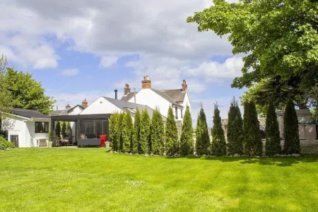 Manse on the Beach Отели в г. Kircubbin