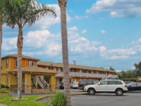 Redondo Inn and Suites Hotels in Redondo Beach