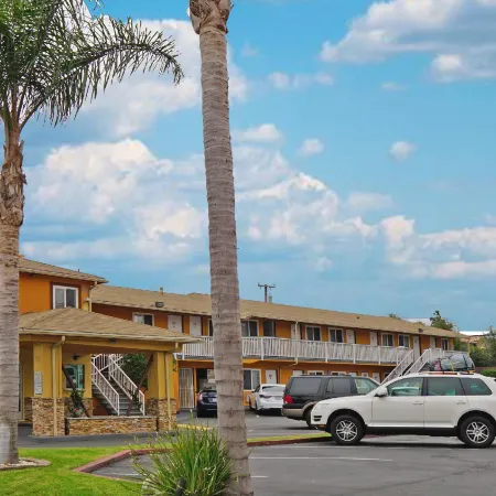 Redondo Inn and Suites