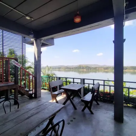 Tonkong Guesthouse & Restaurant