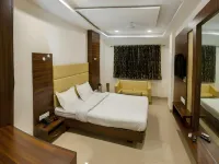 Hotel Kalpana Palace - parking