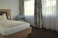 Hotel-Pension-Jasmin - parking