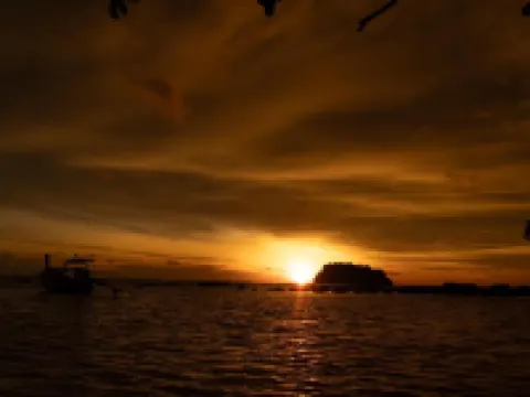 บ้าน สโลว์ไลฟ์โฮมสเตย์ หลังเขา เกาะลิบง โรงแรมในเกาะลิบง